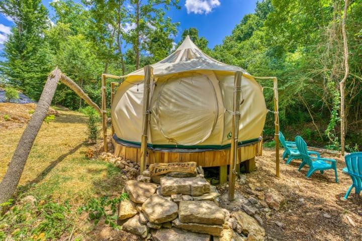 The Aries-A Stargazing, Luxury Glamping Tent Rogersville Exterior foto