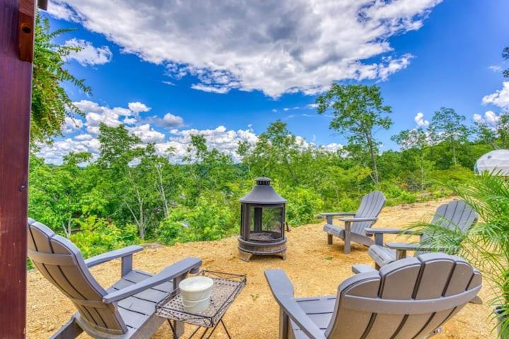 The Aries-A Stargazing, Luxury Glamping Tent Rogersville Exterior foto